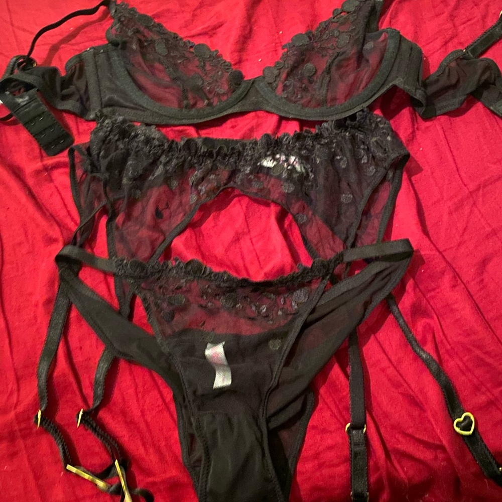 Voight Cherry bomb set in black